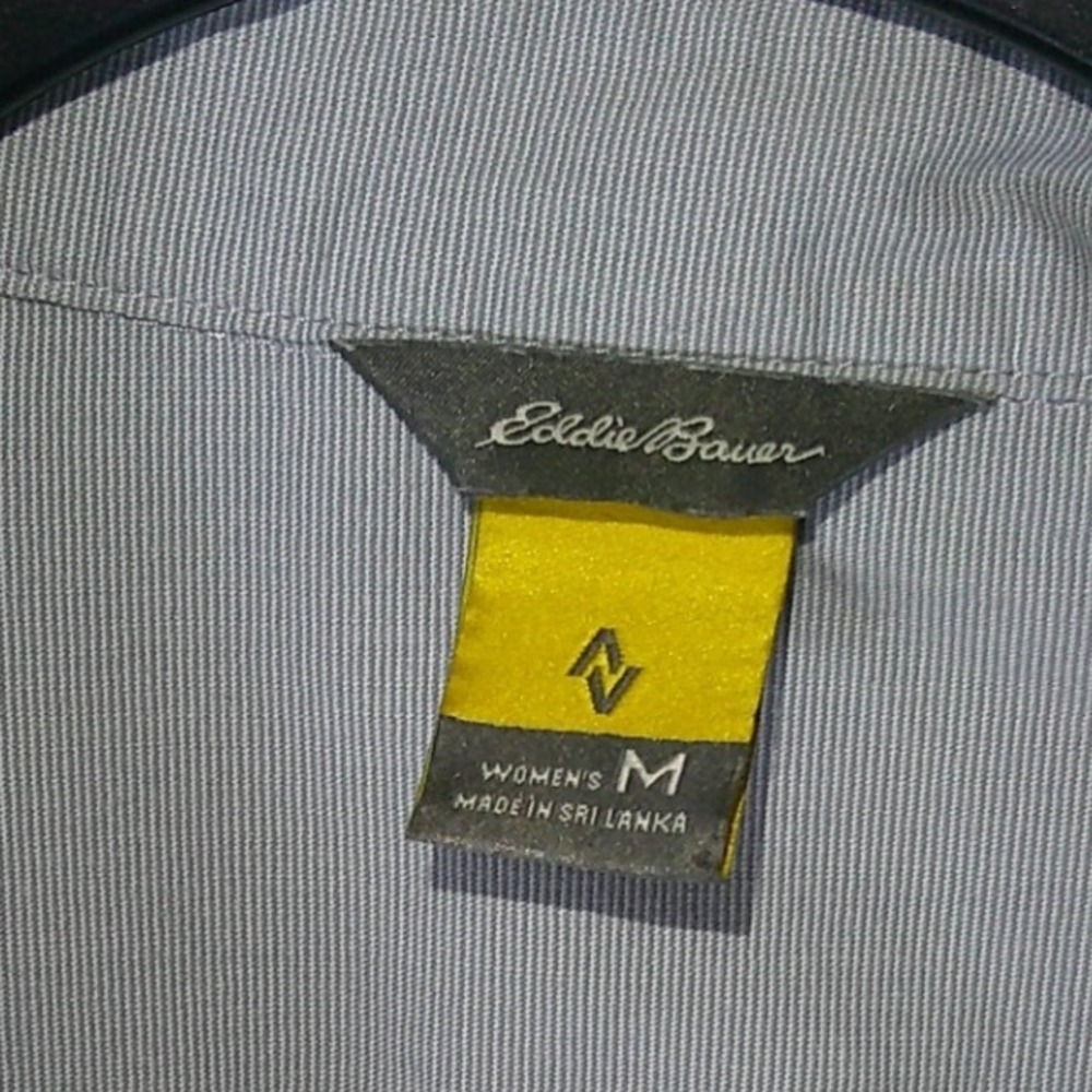 Eddie Bauer Womens Long Sleeve Button Up Shirt Light Blue‎ Striped Size M - Picture 3 of 3